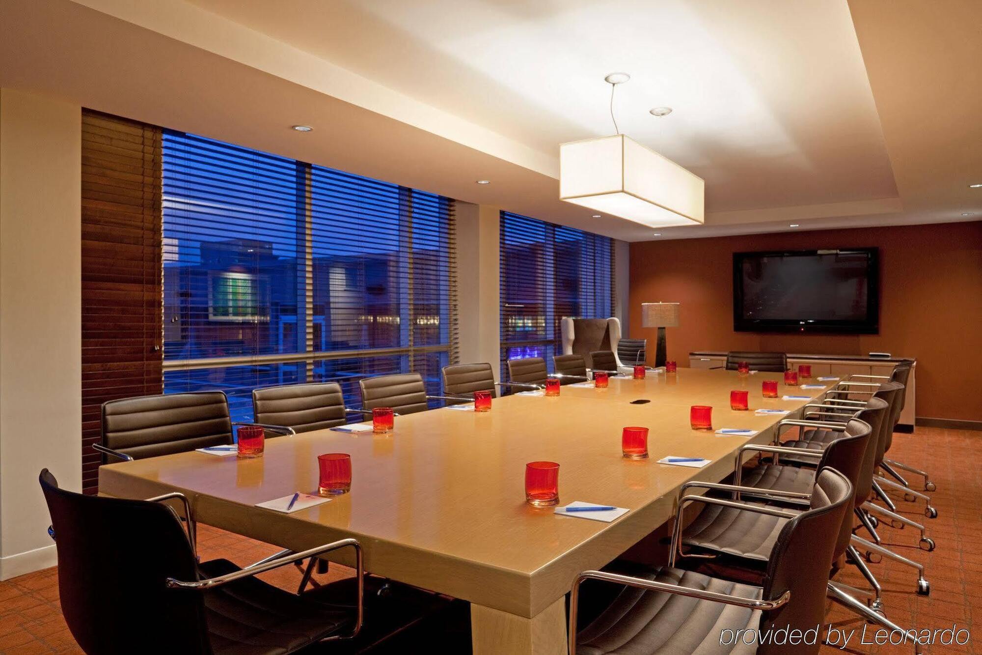 Hotel Indigo Boston - Newton Riverside Εξωτερικό φωτογραφία