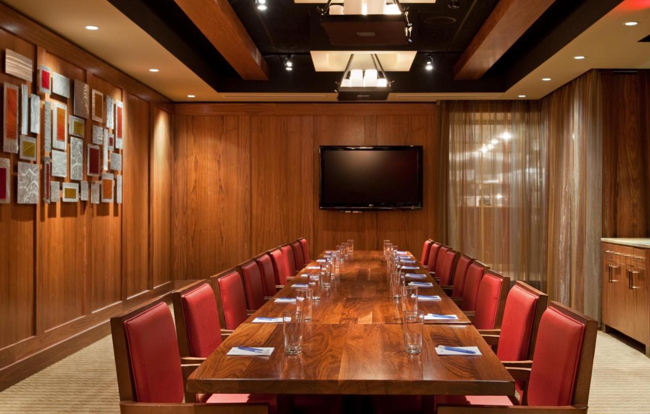 Hotel Indigo Boston - Newton Riverside Εξωτερικό φωτογραφία