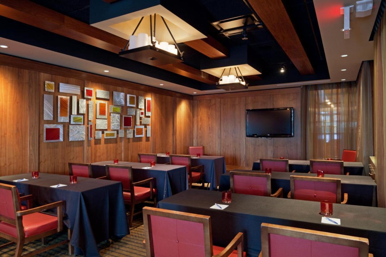 Hotel Indigo Boston - Newton Riverside Εξωτερικό φωτογραφία